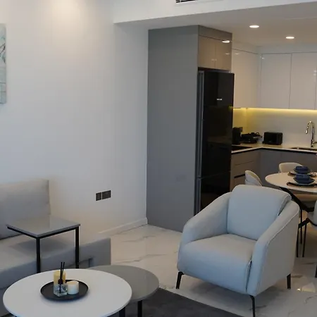 Panorama Apartment *
